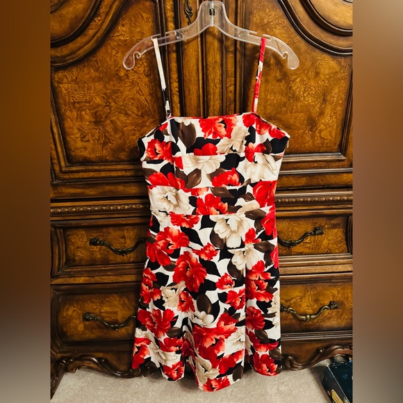White House Black Market Dresses & Skirts - White House Black Market dress size 8. Almost new. Worn once.